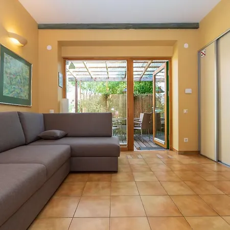 Pri Rouzes Апартаменти