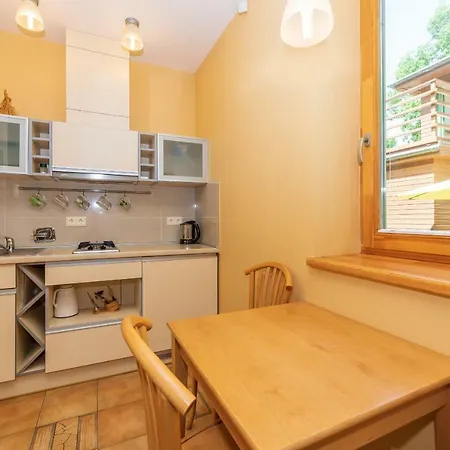 Pri Rouzes Lägenhet