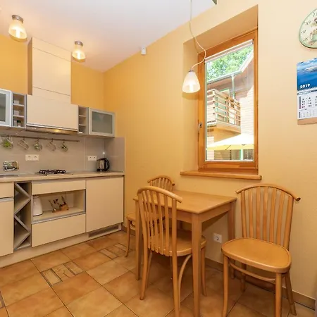 Pri Rouzes Апартаменти Паланга