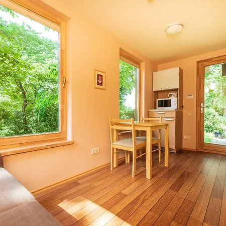 Pri Rouzes Lägenhet *